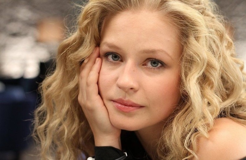 Красивые девушки актеры русские