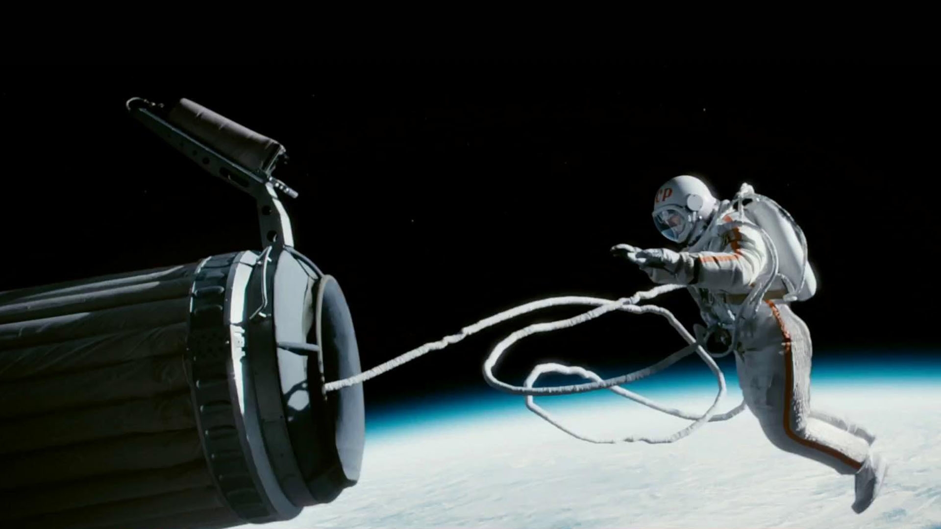 леонов выход в открытый космос фото