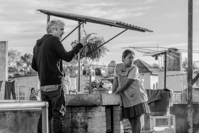 Альфонсо Куарон на съёмках «Ромы»