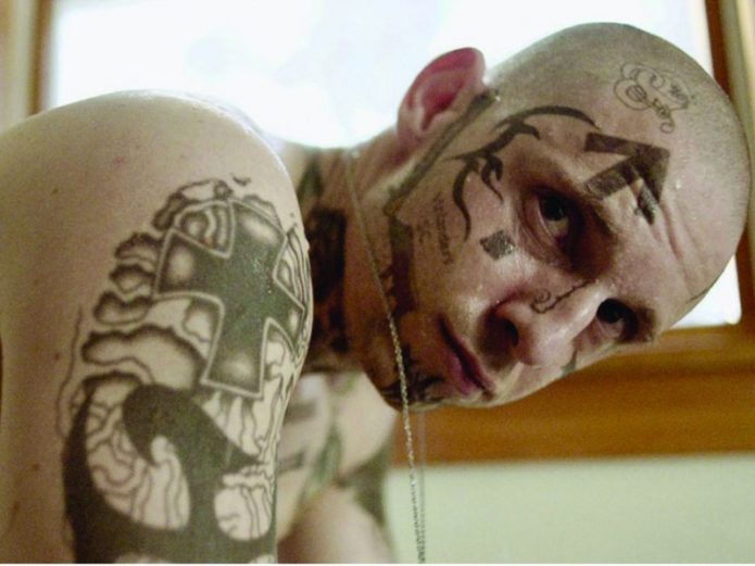 «Кожа» с татуированным Джейми Беллом